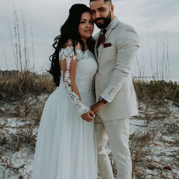 OFF WHITE GOWN WITH PORCELAIN TULLE ILLUSION - Picture 4 of 5